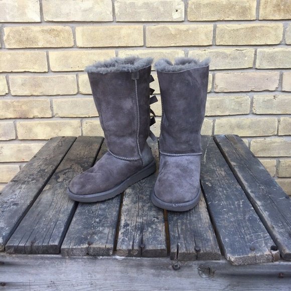 UGG Bailey Gray Boots Size 3 - Picture 1 of 8